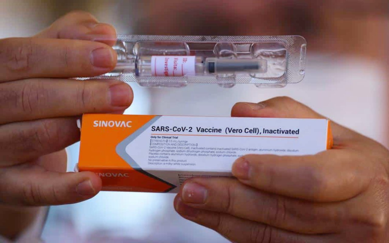 Vaksin Sinovac Tiba, Dua Sosok Ini ‘Rebutan’ Ingin Jadi Anggota DPR Pertama Yang Divaksin Corona