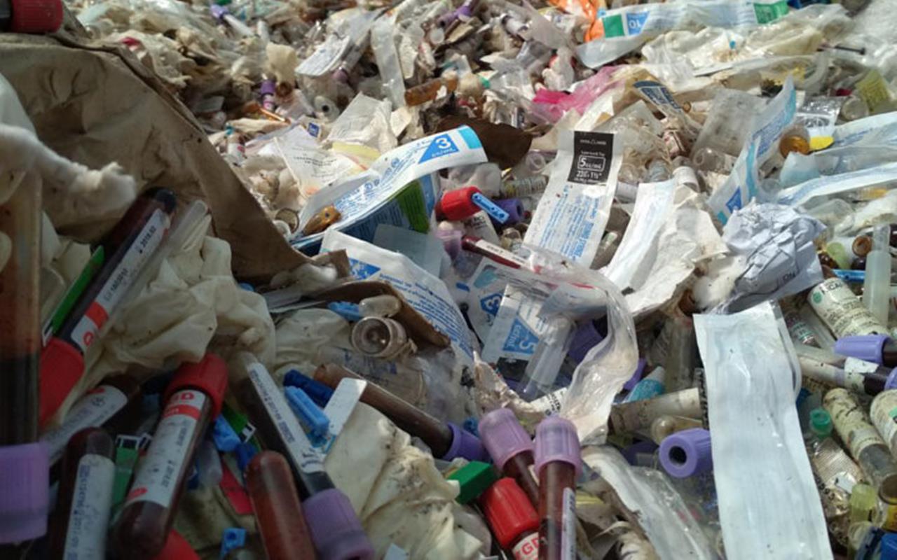 LIPI Beri Peringatan Soal Sampah Medis yang Menumpuk di Teluk Jakarta