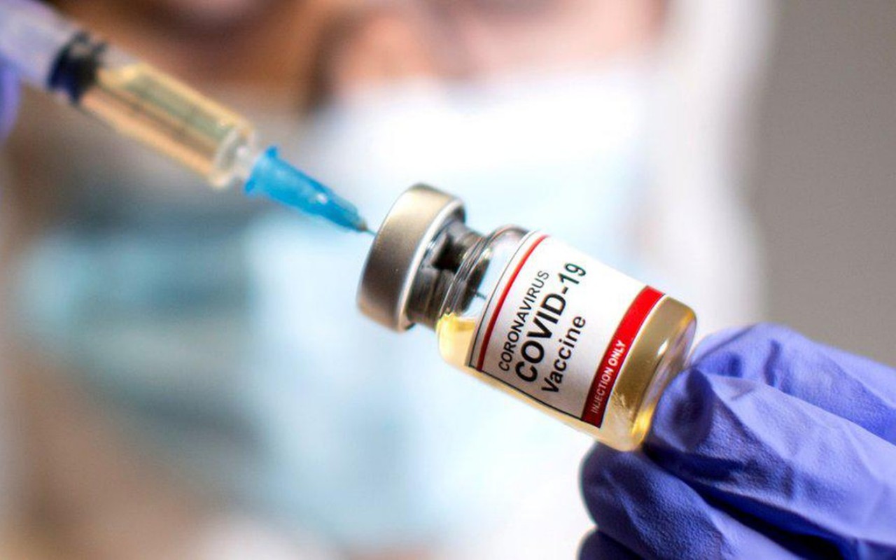 Vaksin COVID-19 Bikin 'Ramalan' Puncak Wabah di RI Bergeser, Ini yang Terbaru Menurut IDI