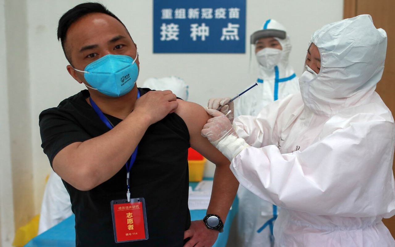 Waduh! Tiongkok Temukan Strain Virus Corona di Lokasi Vaksinasi