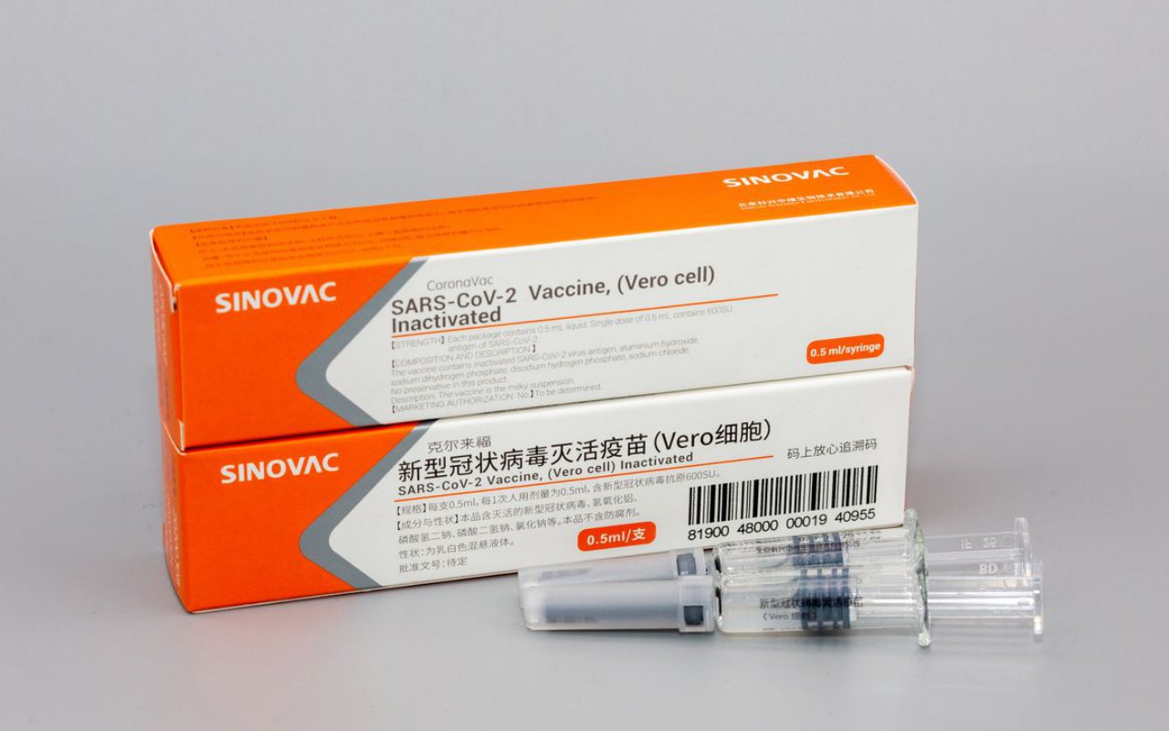 Kemenkes Klaim Beberapa Nakes yang Dapat Suntikan Vaksin Sinovac Hanya Alami Efek Samping Ringan