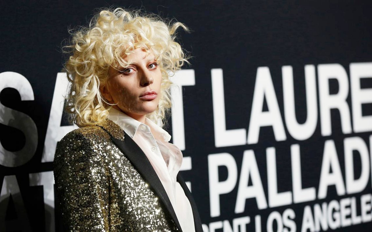 Lady Gaga Terharu Melihat Kesungguhan Tenaga Medis Bekerja di Tengah Pandemi