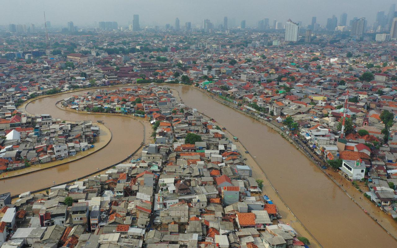 DKI Jakarta Dikepung Banjir, Anies Baswedan Pede Targetkan Surut Dalam 6 Jam