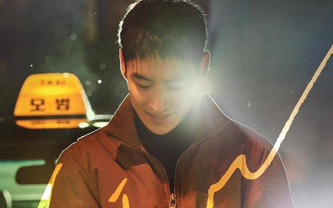Lee Je Hoon Tampil Misterius di Poster 'Taxi Driver', Tim Produksi Beber Poin Menarik Ini