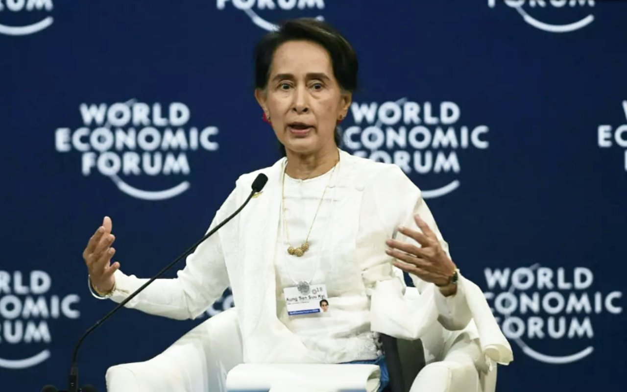 Aung San Suu Kyi Muncul Untuk Pertama Kali Sejak Kudeta Myanmar