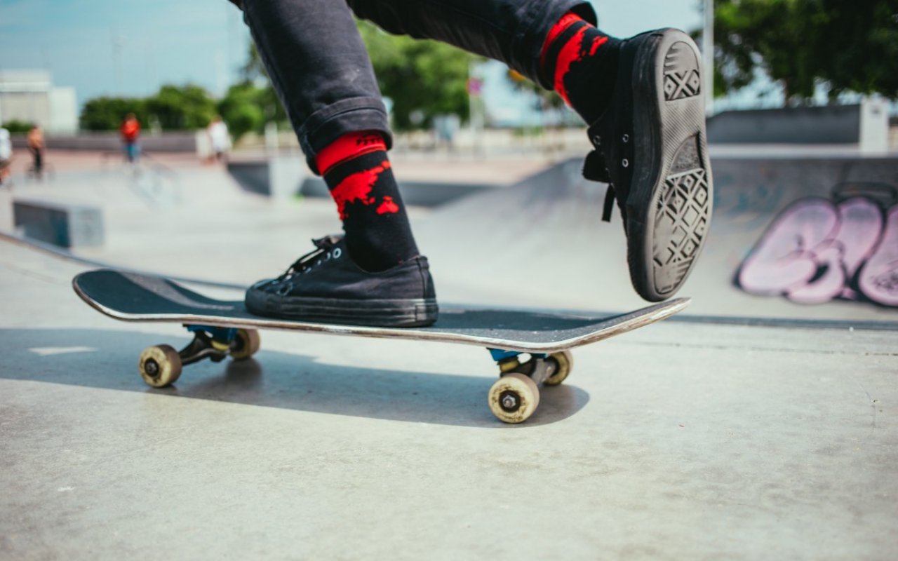 Pengguna Skateboard Ternyata Diizinkan Melintasi Trotoar, Harus Patuhi Syarat Ini