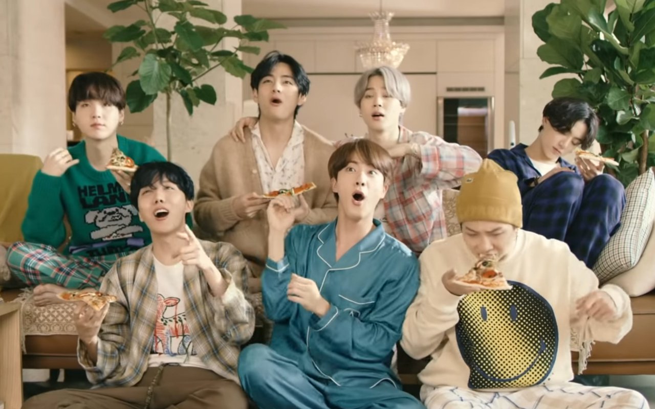 BTS Donasikan Kostum Di MV 'Life Goes On' Untuk Lelang Grammy Week