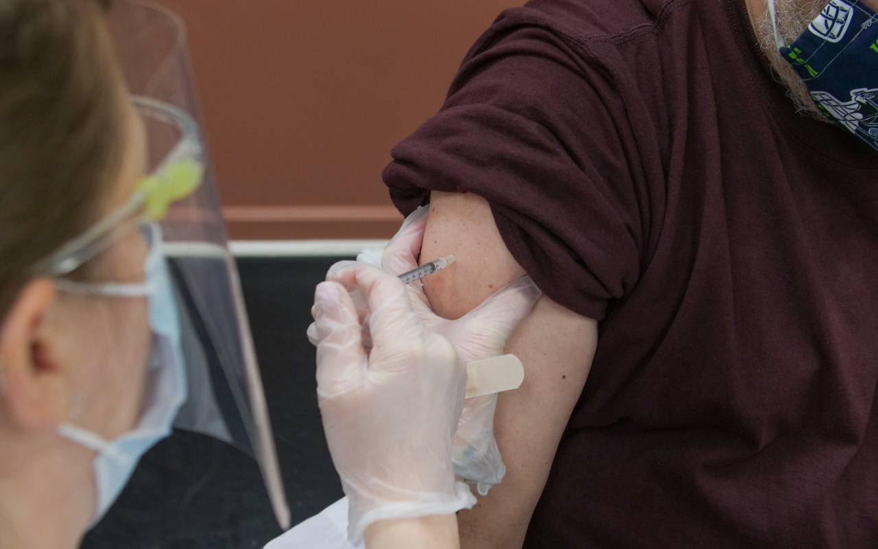 Hampir Berusia 100 Tahun, Begini Pengalaman Lansia Tertua Penerima Vaksinasi Corona RI