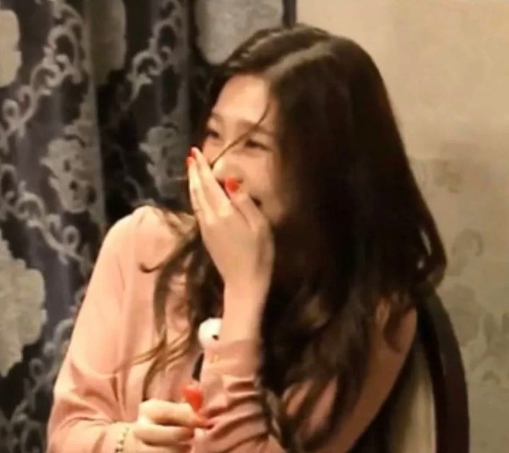 Bikin Bingung, Ini Foto Joy Red Velvet, Kim Minjoo IZ