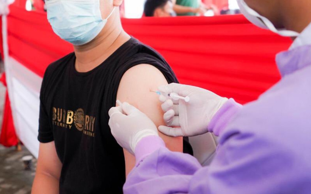 Guru di Jombang Dilaporkan Meninggal Pasca Terima Vaksin COVID-19, Masuk KIPI?