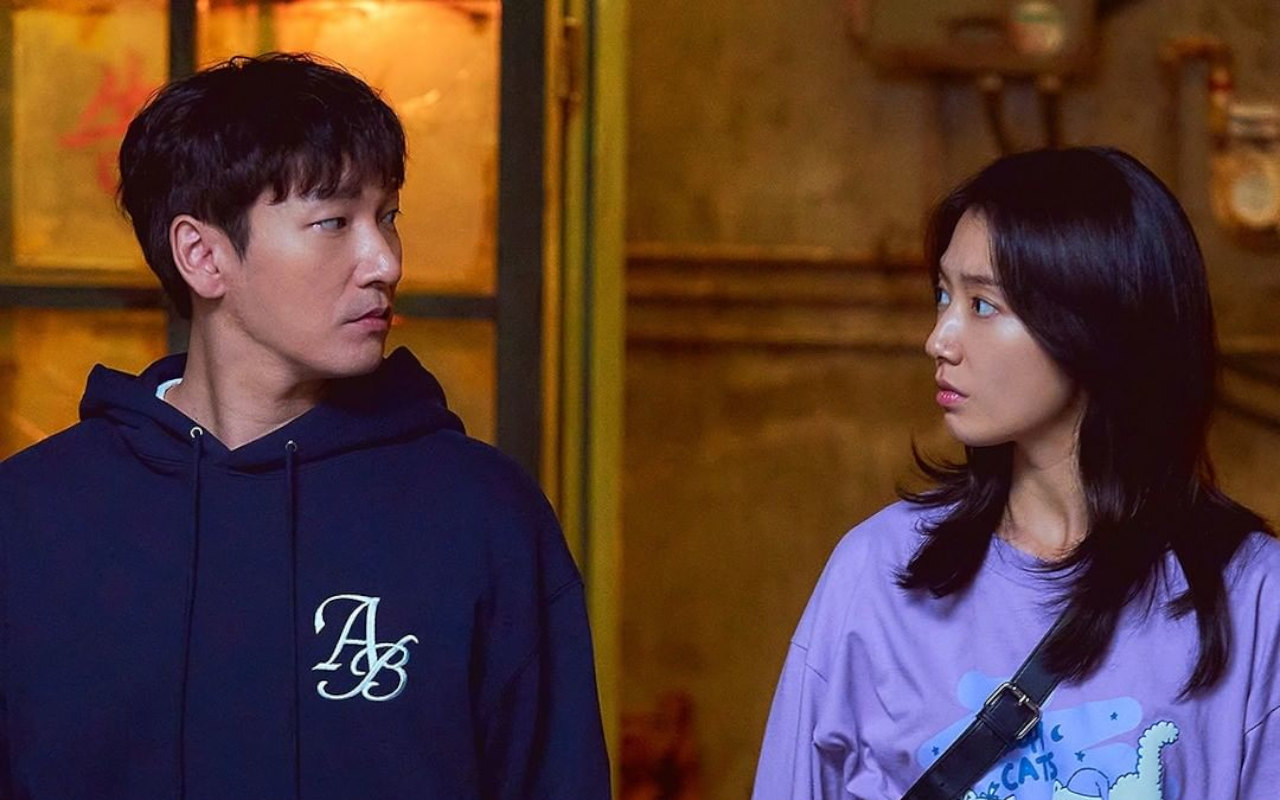 Chemistry Cho Seung Woo dan Park Shin Hye di Lokasi Syuting 'Sisyphus: The Myth' Tuai Sorotan