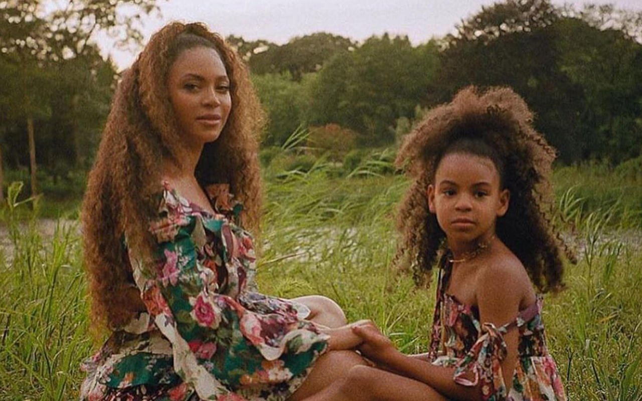 Beyonce Kompak Selfie dengan Blue Ivy, Unggah Foto Langka Momen Bareng Si Kembar