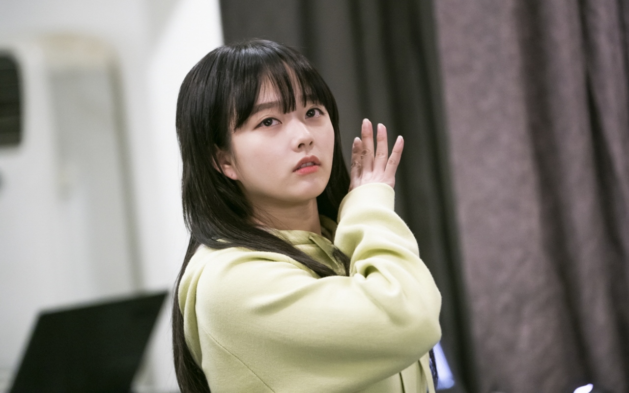 Jung Ji So Ungkap Rasanya Perankan Karakter Maha Center Girl Grup di 'Imitation'