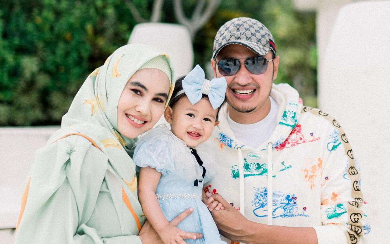 Terkabul, Begini Perasaan Bahagia Kartika Putri Saat Sang Anak Ditahnik Oleh Habib Umar bin Hafidz