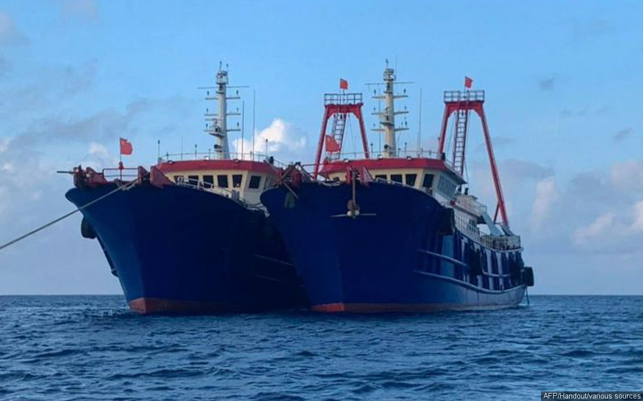 Filipina Layangkan Protes Usai Ratusan Kapal Tiongkok Masuki Zona Sengketa