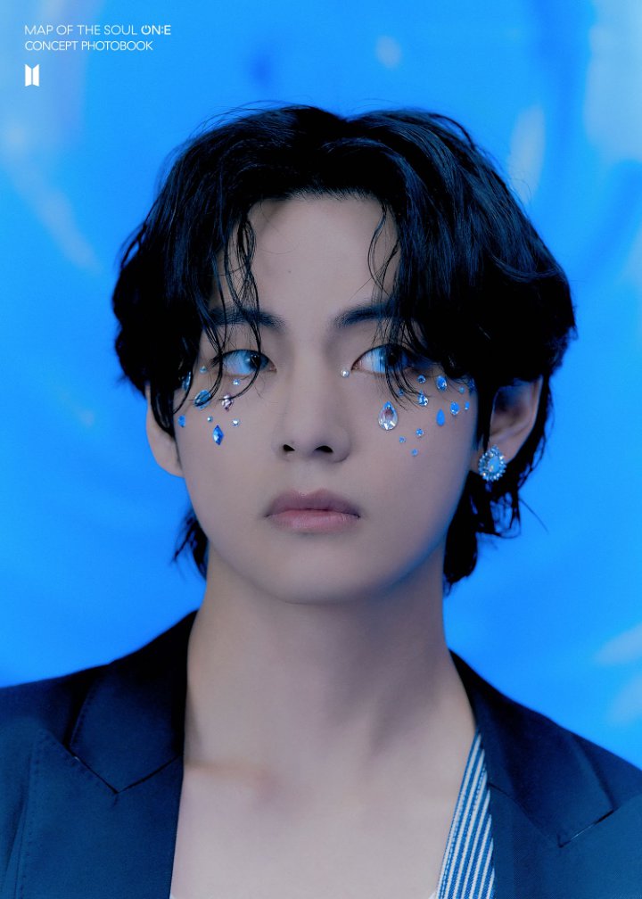 V Tampil Beda di Photobook Baru BTS, Visual Tak Tertandingi 2