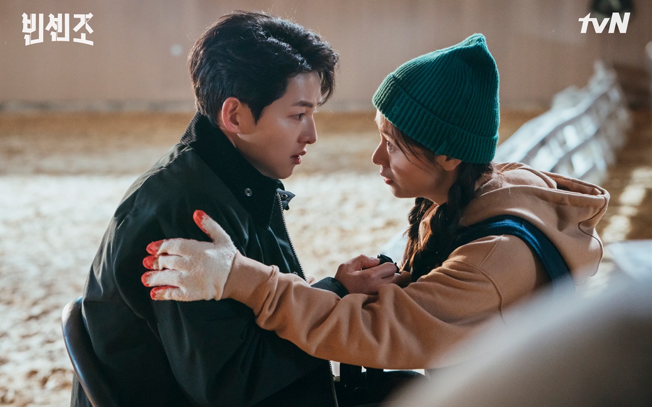 Song Joong Ki Murka Jeon Yeo Bin Dalam Bahaya di Cuplikan Episode Baru 'Vincenzo'