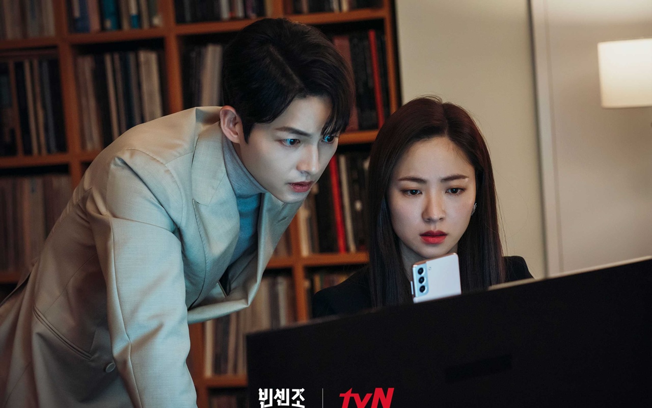 tvN Diduga Tak Sengaja Bocorkan Pernikahan Song Joong Ki dan Jeon Yeo Bin di 'Vincenzo'