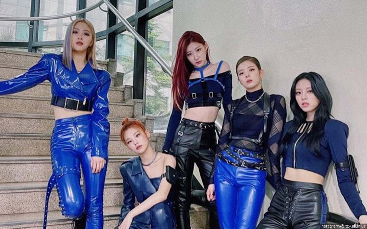 Outfit Kece ITZY Tuai Pro Kontra, Bodi Tak Nyata Lebih Mengejutkan