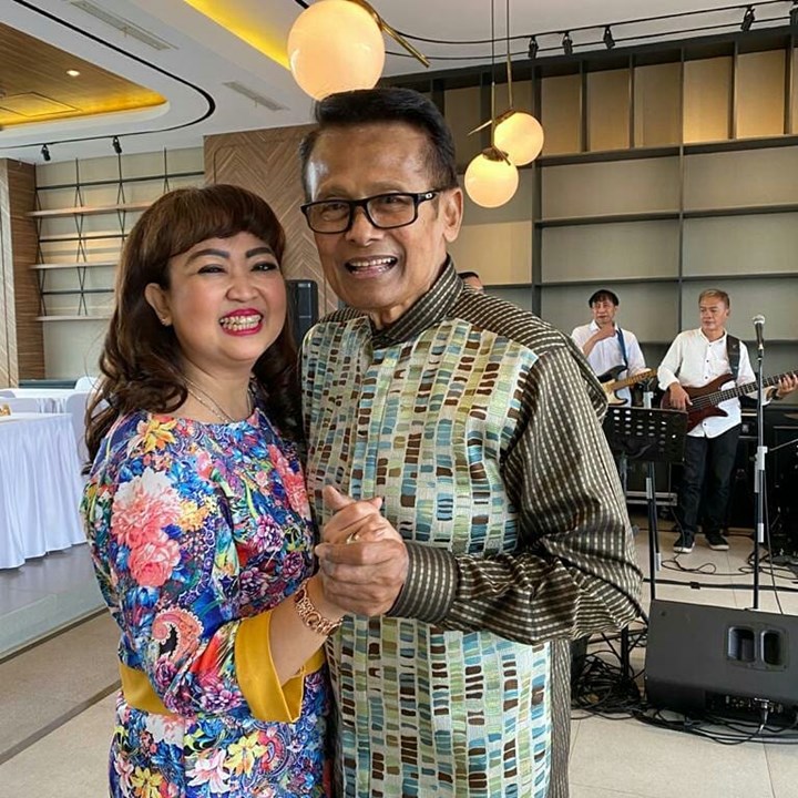 Tampil Romantis Di Momen Ulang Tahun