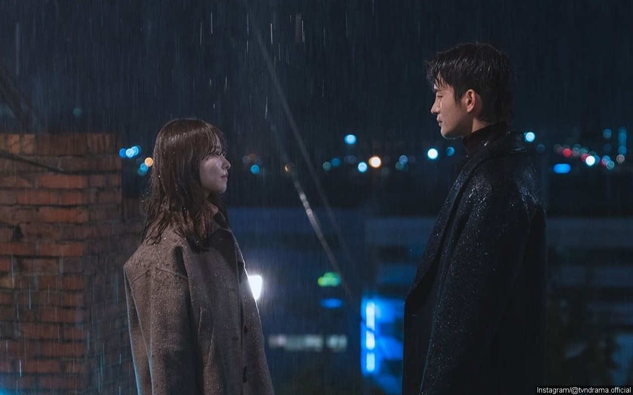 BTS Sebelum Adegan Ciuman Pertama Seo In Guk-Park Bo Young di 'Doom at Your Service' Bikin Ngakak!