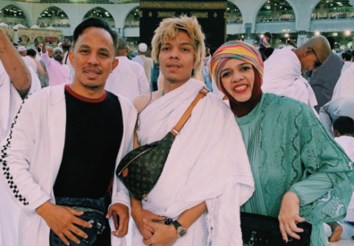 Atta dan keluarga sempat umroh bersama di tahun 2018