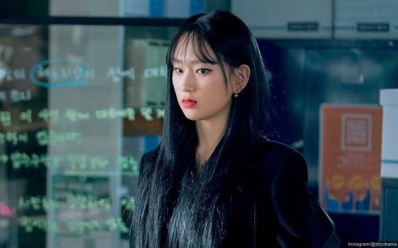 Bikin Terpukau, JTBC Akhirnya Bagikan BTS Ryu Hye Young sebagai Kang Dan di 'Law School'