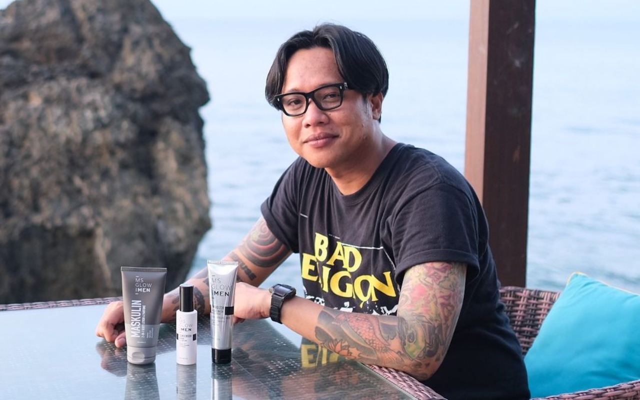 Terkenal Humble, Inilah 7 Potret Gofar Hilman yang Akrab dengan Artis Wanita