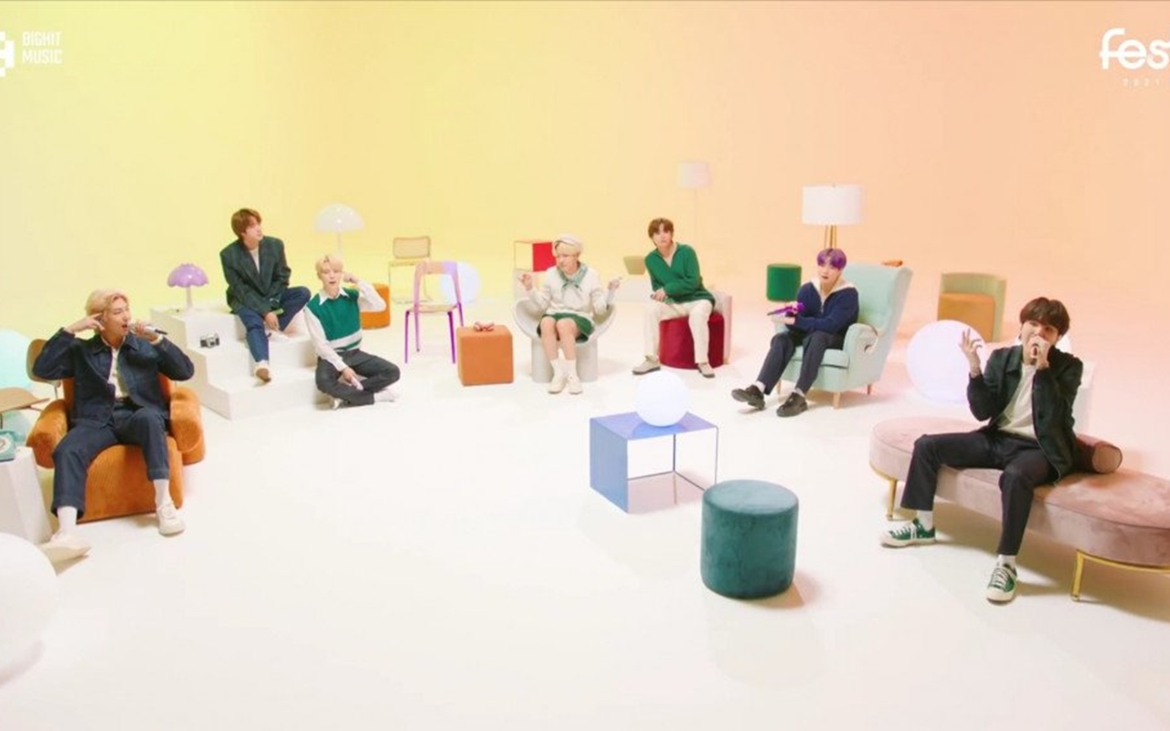 BTS Manjakan Fans dengan Nyanyikan Lagu-Lagu Lawas di 'Room Live' Sambut FESTA 2021