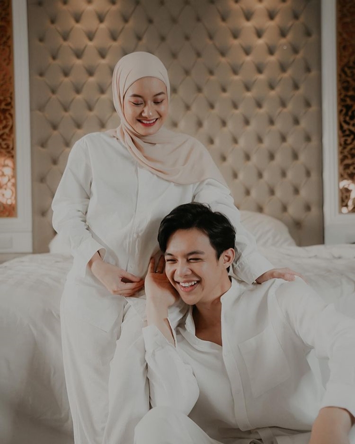 Dinda mengaku tambah manja ke suami