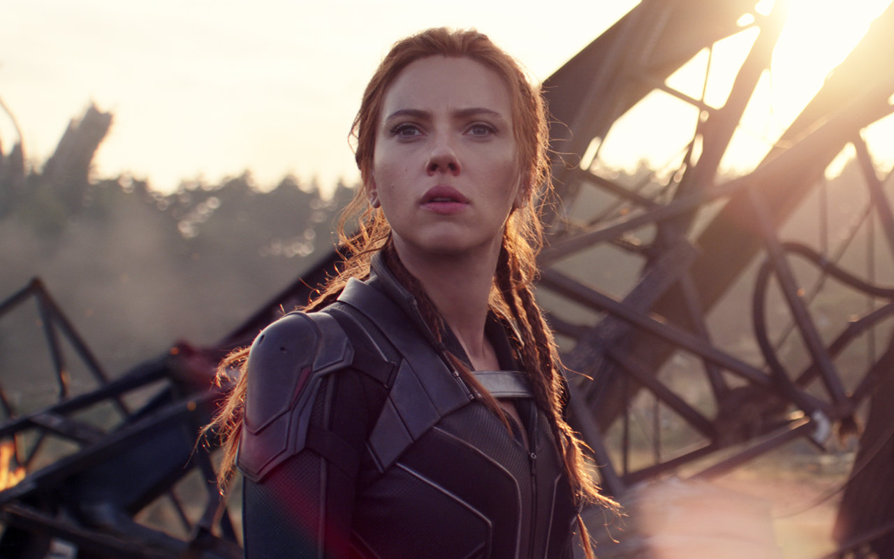Scarlett Johansson Kritik 'Iron Man 2' Karena Terlalu Seksualisasi Black Widow Di Masa Lalu