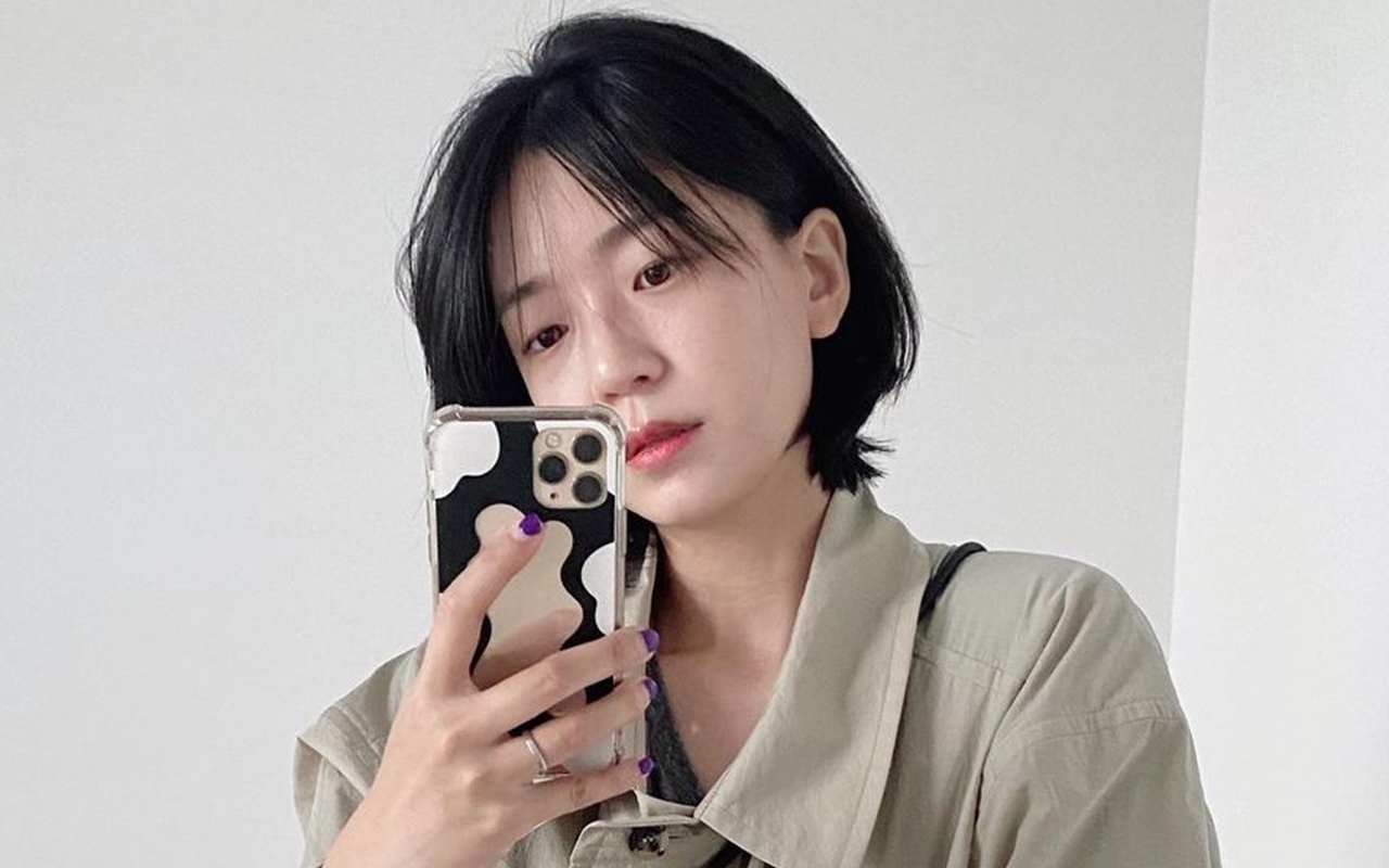 Disebut Mirip Artis, 7 Potret Istri Kang Gary Ini Stylish Abis!