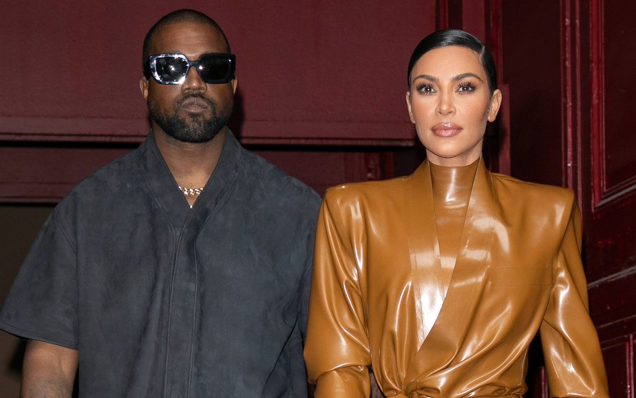 Kim Kardashian Blak-Blakan Soal Perceraian, Tegaskan Kanye West Tetap Jadi Keluarga