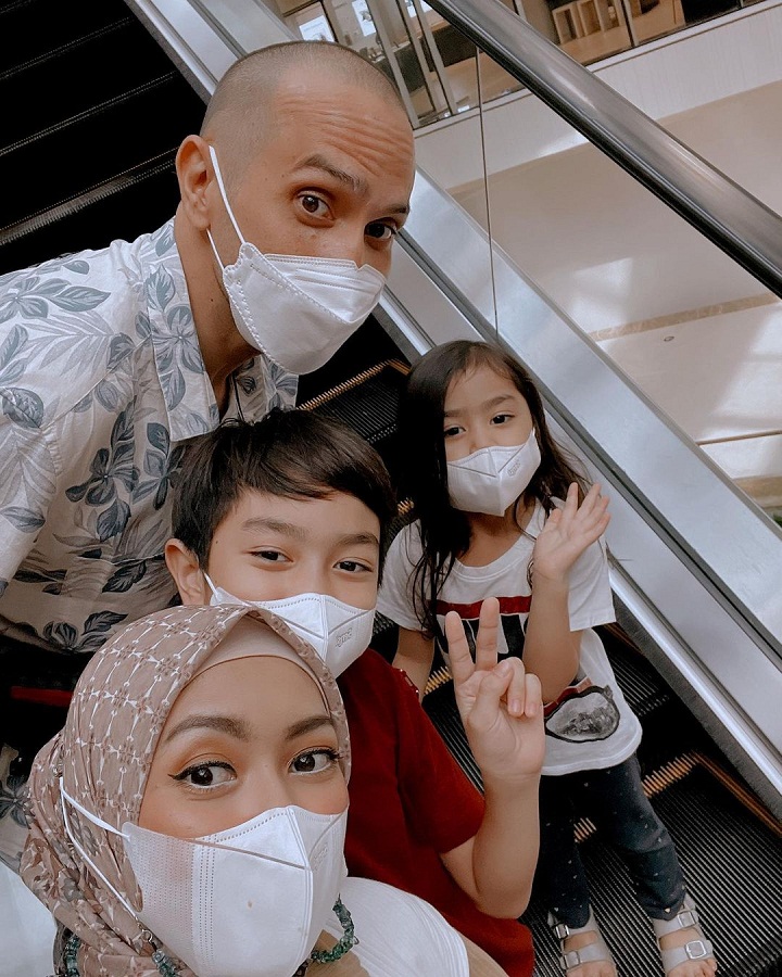Potret Narsis Gary Iskak dan Keluarga di Mall