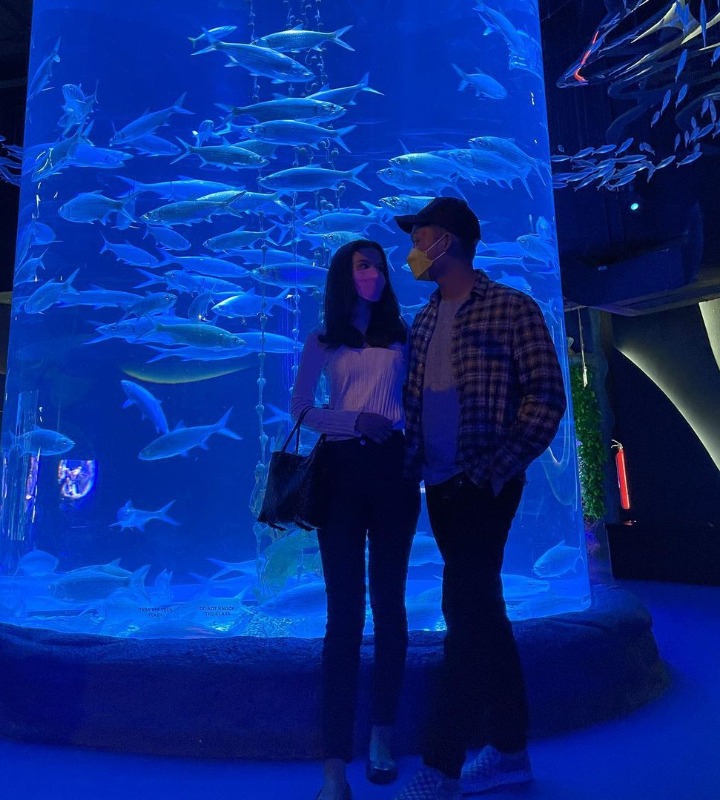 Jalan Berdua di Aquarium Raksasa