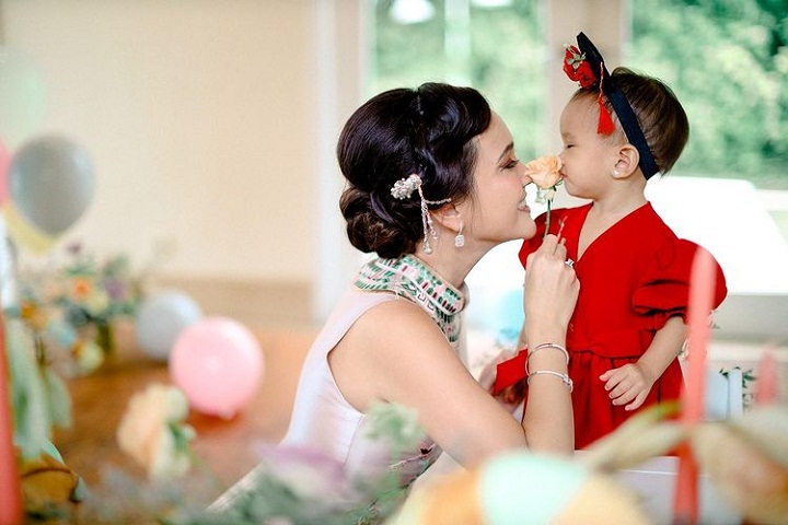 Momen bahagia shandy dan claire di hari ulang tahun