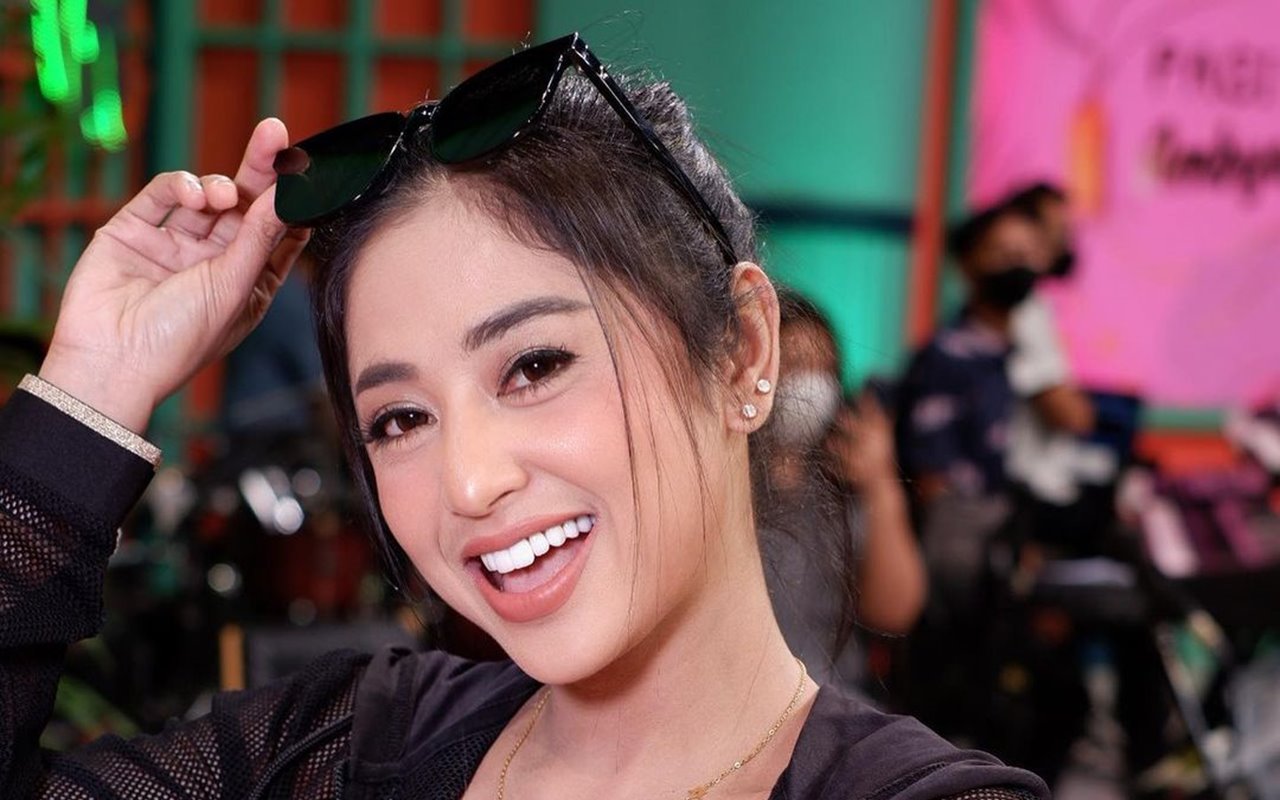 Dewi Persik Santai Akun Instagramnya Hilang: Lagi Males, Banyak Yang Pansos!