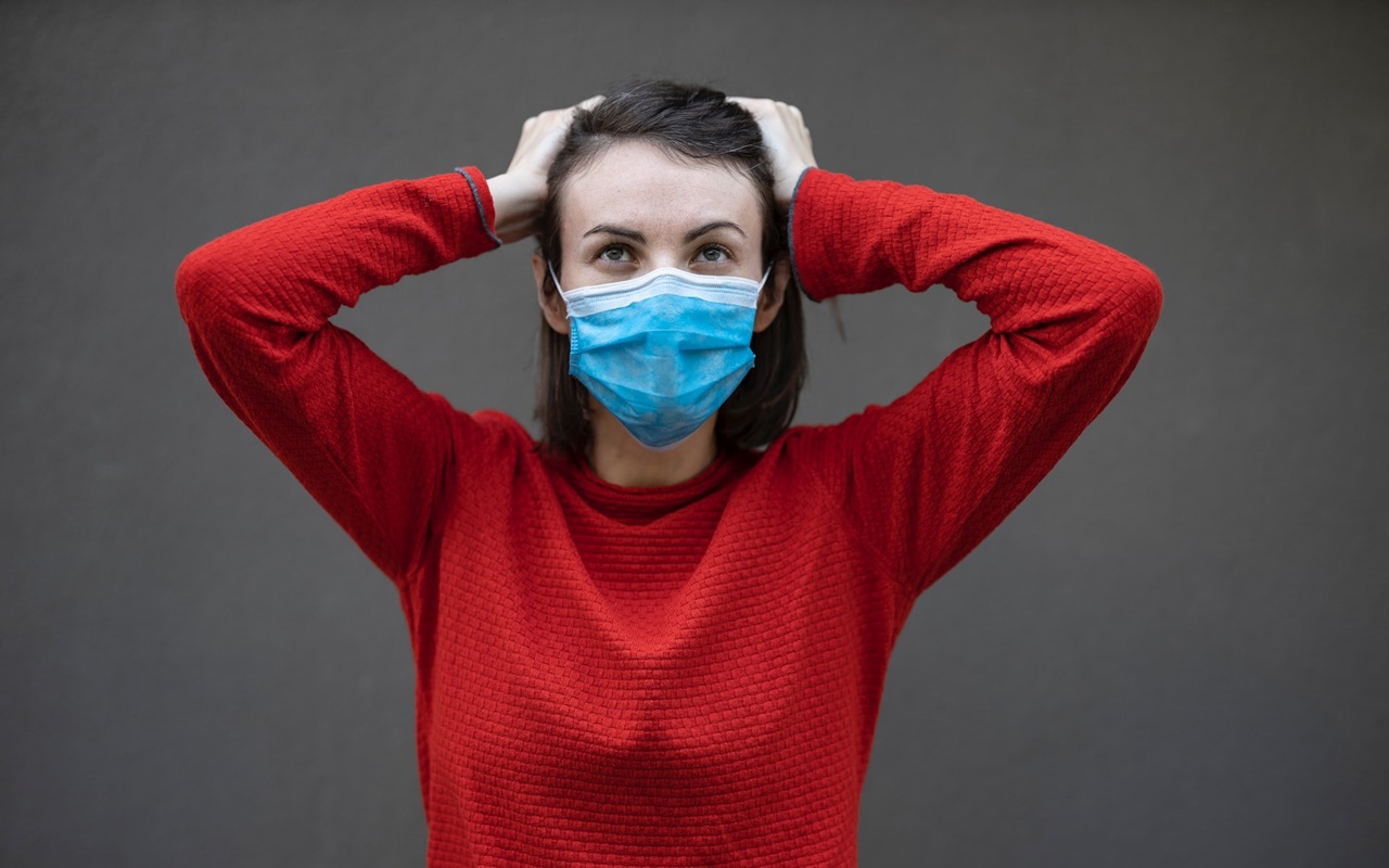 RI Catat Puluhan Ribu Kasus COVID-19 Per Hari, Satgas Sarankan Pakai Masker Dobel di Ruang Tertutup