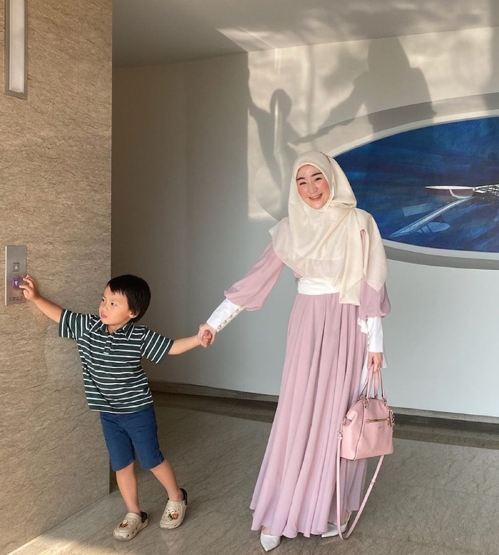 Tetap Bangkit Meski Kini Berstatus <i>Single Mom</i> 
