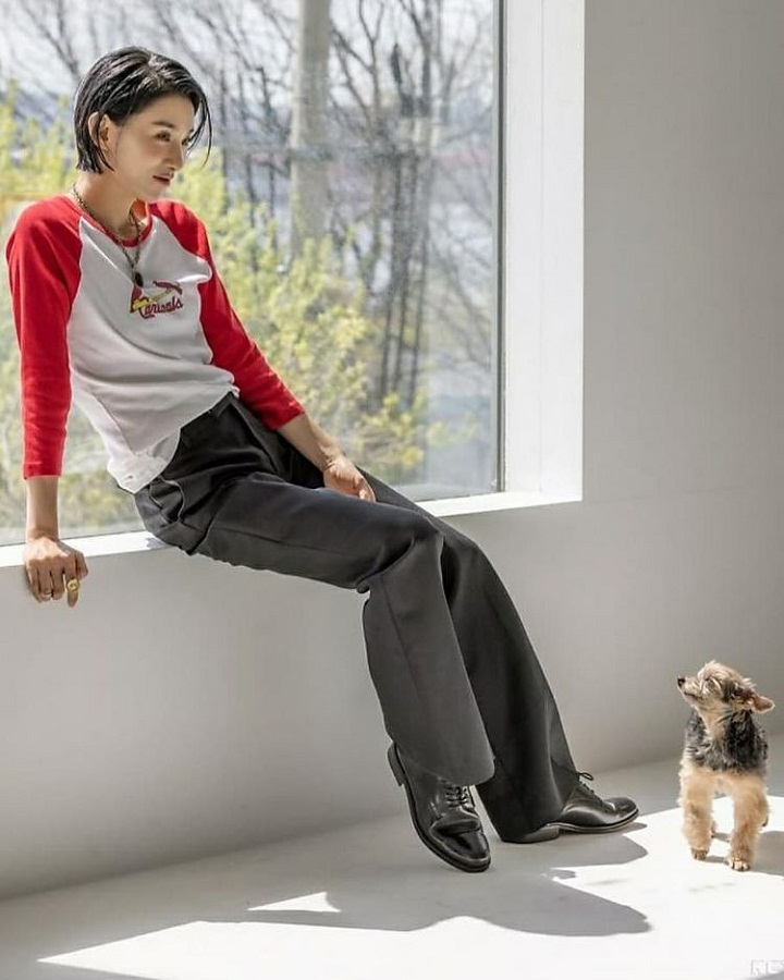 Pose <i>Swag</i> Kim Seo Hyung Bersama Hewan Peliharaan