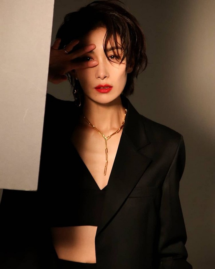 <i>makeup bold</i> ala Kim Seo Hyung