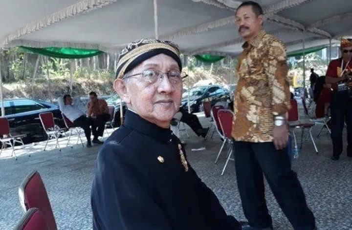 mendapat penghargaan dari presiden soeharto