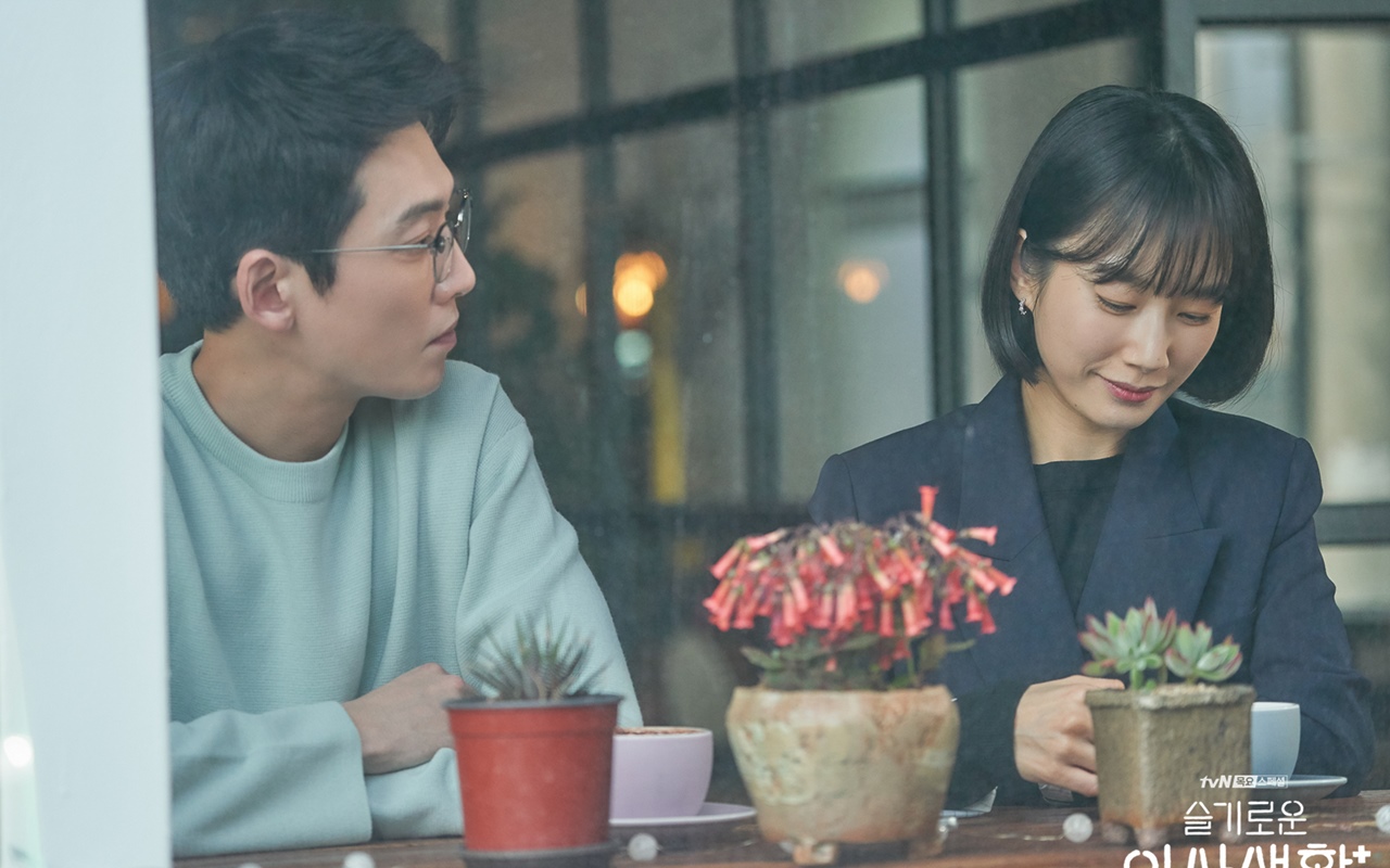 Perilaku Kekasih Jung Kyung Ho di 'Hospital Playlist 2' Buat Netizen Emosi