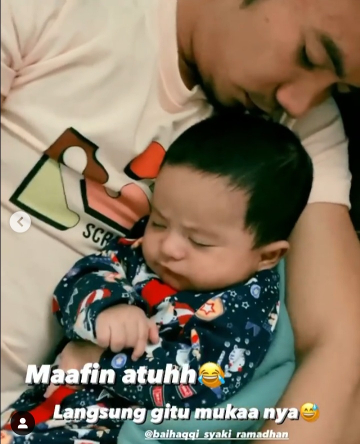 Mirip banget dengan ayah saat tidur