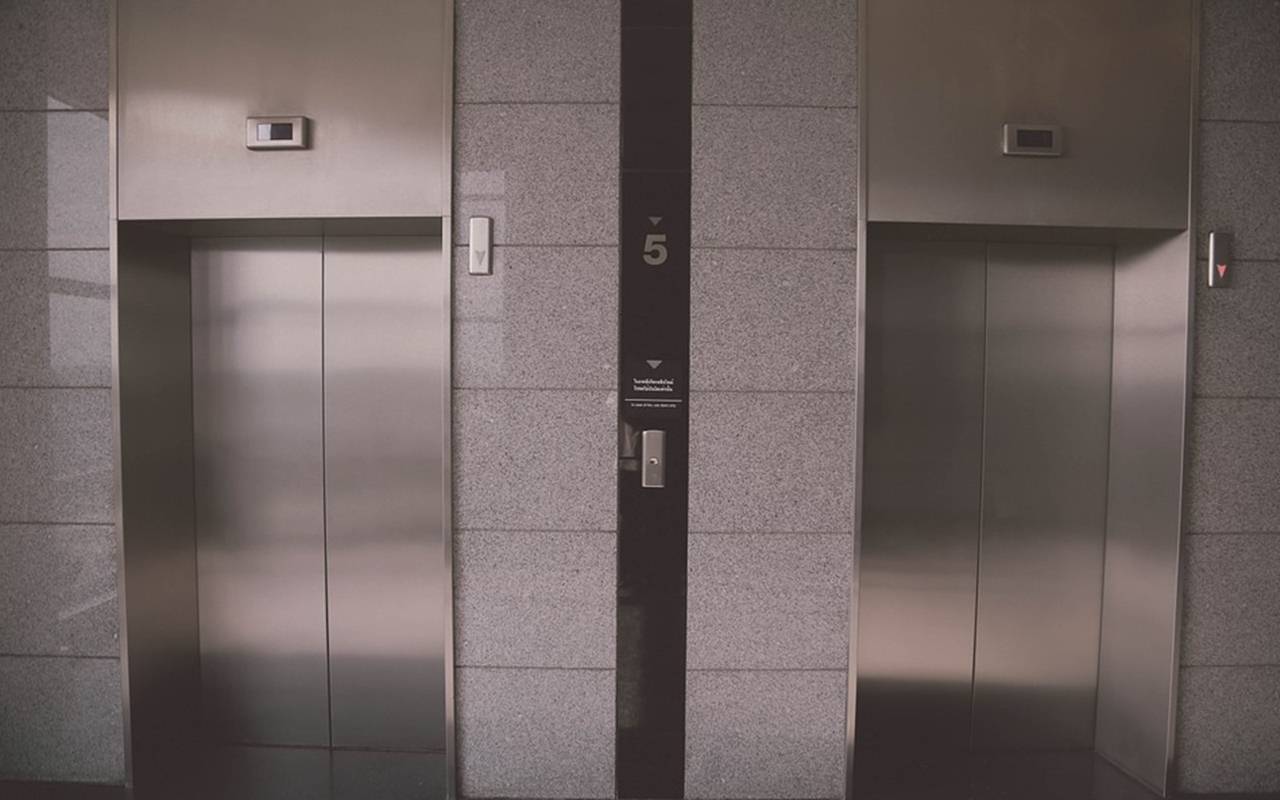 Hotel Tokyo Dikecam Usai Pisahkan Elevator Khusus Orang Jepang dan Pendatang Terkait Olimpiade