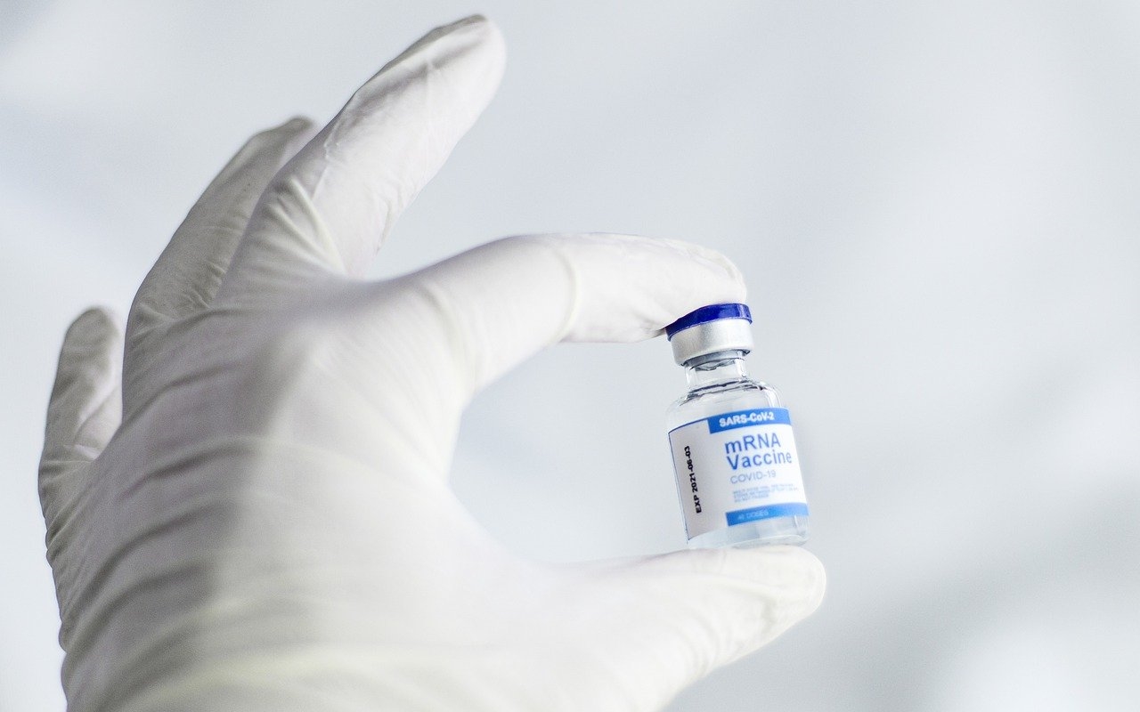 Vaksin COVID-19 J&J Dan AstraZeneca Tengah Diteliti Untuk Dimodifikasi Terkait Pembekuan Darah