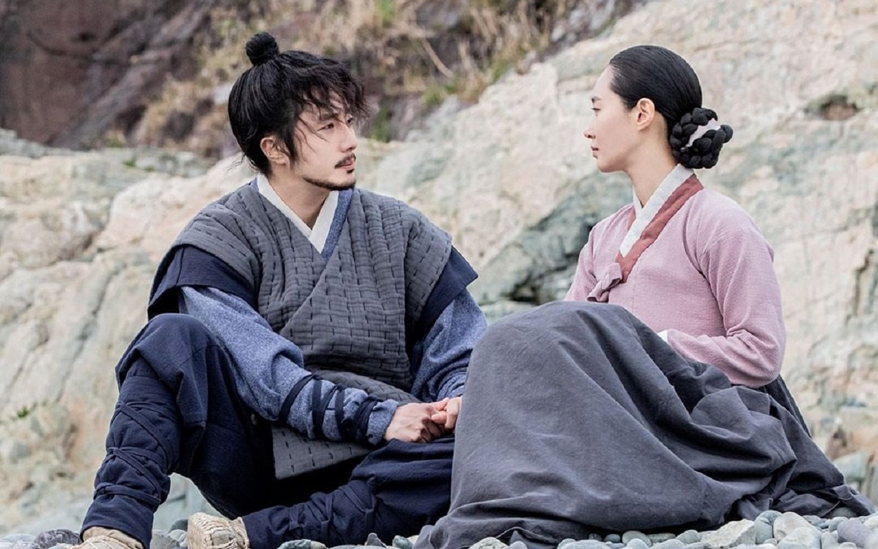 Jadi Pasangan, Yuri SNSD Akui Sering Dibantu Jung Il Woo Saat Syuting 'Bossam: Steal the Fate'