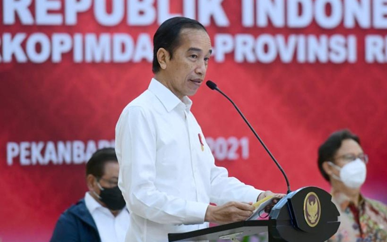 PPKM Darurat Diperpanjang, Jokowi 'Hujani' RI dengan 2 Juta Paket Obat COVID-19 Gratis