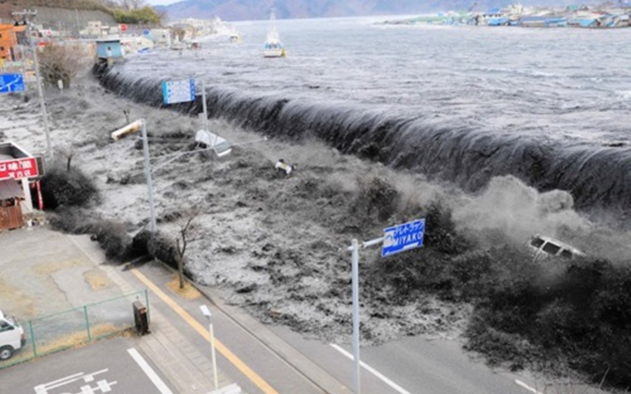 BMKG Ingatkan Kemensos Soal Pacitan Jatim 'Zona Merah' Tsunami 14 Meter, Simak Peringatannya