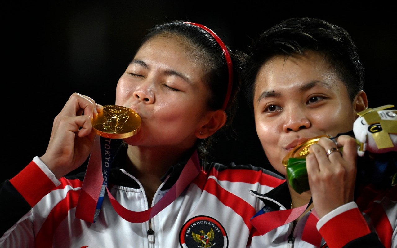 Greysia Polii/Apriyani Rahayu Sabet Emas Olimpiade Tokyo, Jokowi: Kado Ulang Tahun Kemerdekaan RI
